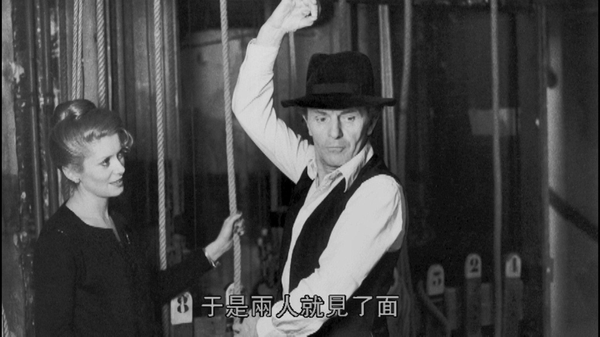 最后一班地铁 / 最后地下铁 [美CC版][DIY正片.国语配音.简繁中字.评论中字 全花絮中字]  The Last Metro 1980 CC Blu-ray 1080p AVC LPCM 1.0-blucook#332@CHDBits [47.00 GB  ]-15.jpg