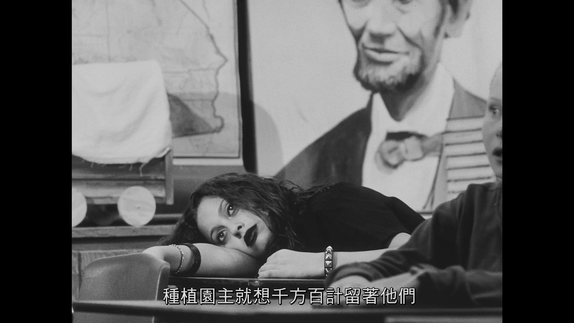 处女之死 / 折翼天使 / 锁不住的青春 [美CC版][DIY正片.简繁字幕 全花絮中字]  The Virgin Suicides 1999 CC Blu-ray 1080p AVC DTS-HD MA 5.1-blucook#341@CHDBits [44.60 GB]-16.jpg