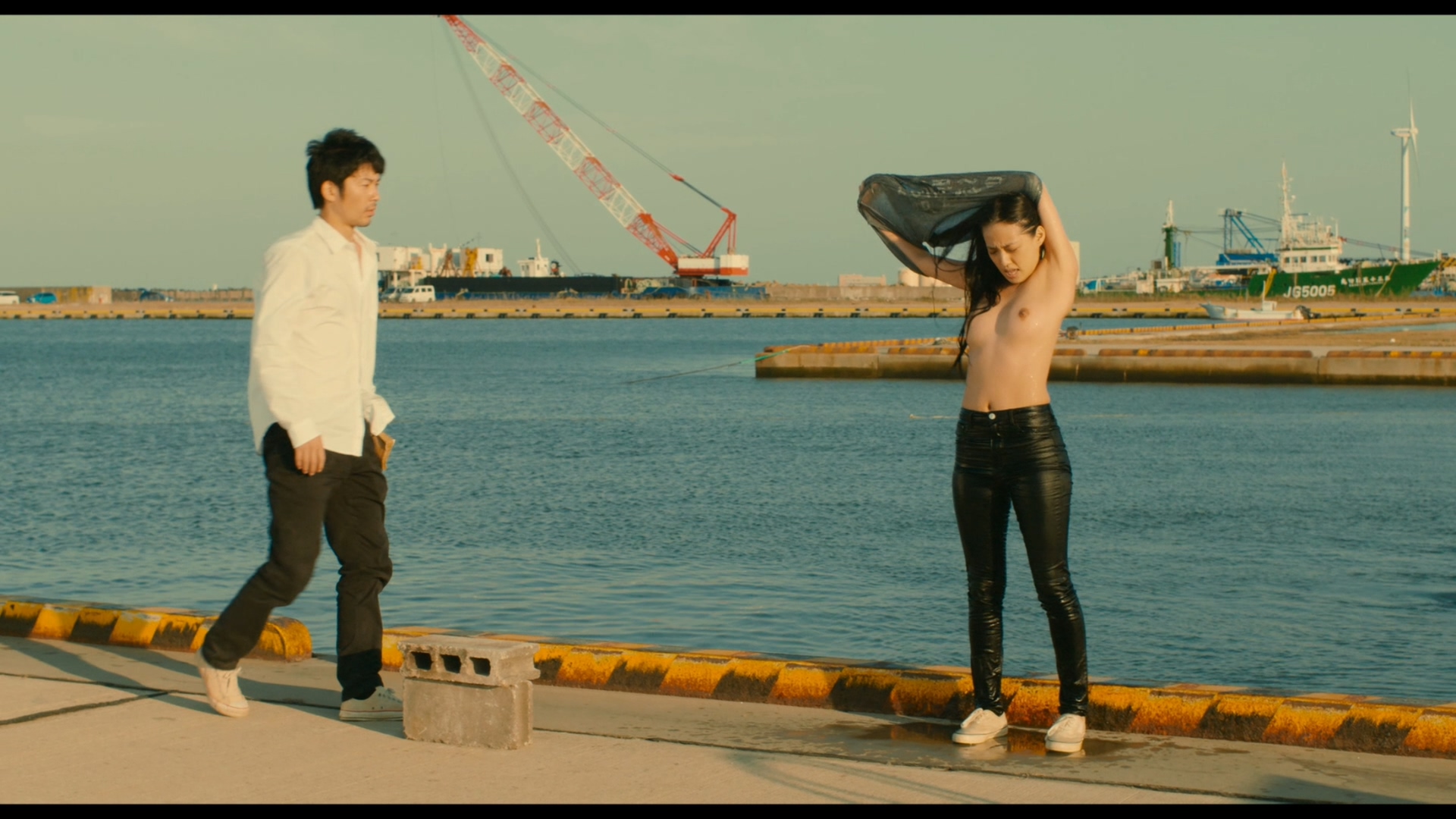 [湿濡的女人].Wet.Woman.in.the.Wind.2016.BluRay.1080p.AVC.TrueHD.5.1-Huan@HDSky   21.52G-2.jpg