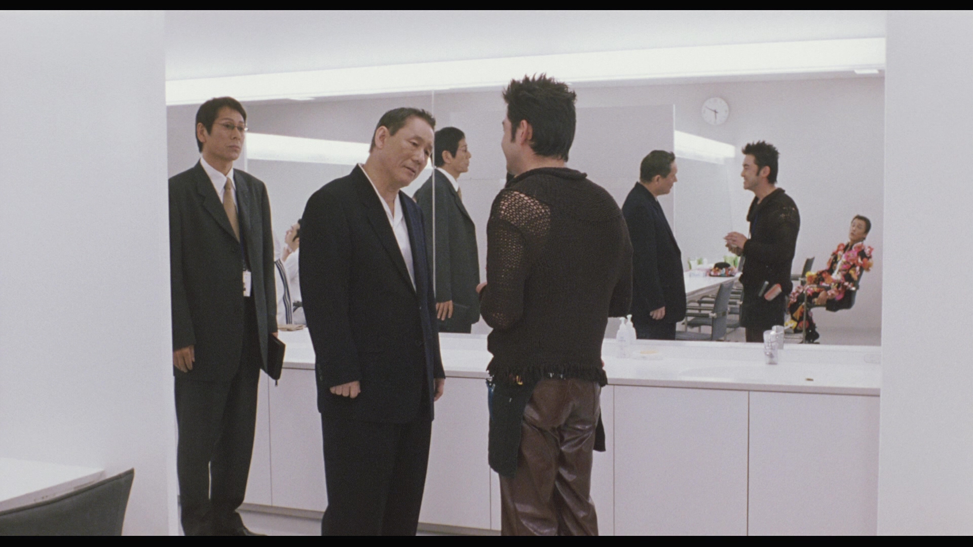 [双面北野武].Takeshis'.2005.BluRay.1080p.AVC.DTS-HD.MA.5.1-blucook@CHDBits   34.45G-3.jpg