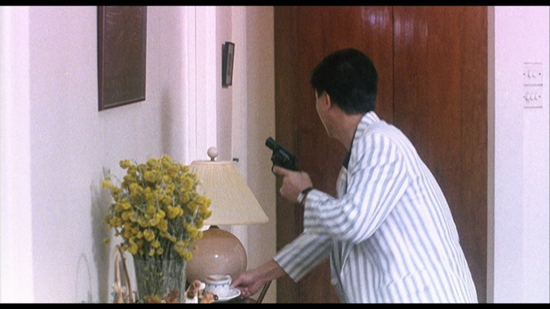 [喋血双雄].The.Killer.1989.BluRay.1080i.AVC.DD5.1-Softfeng@CHDBits[21.18G]-8.jpg