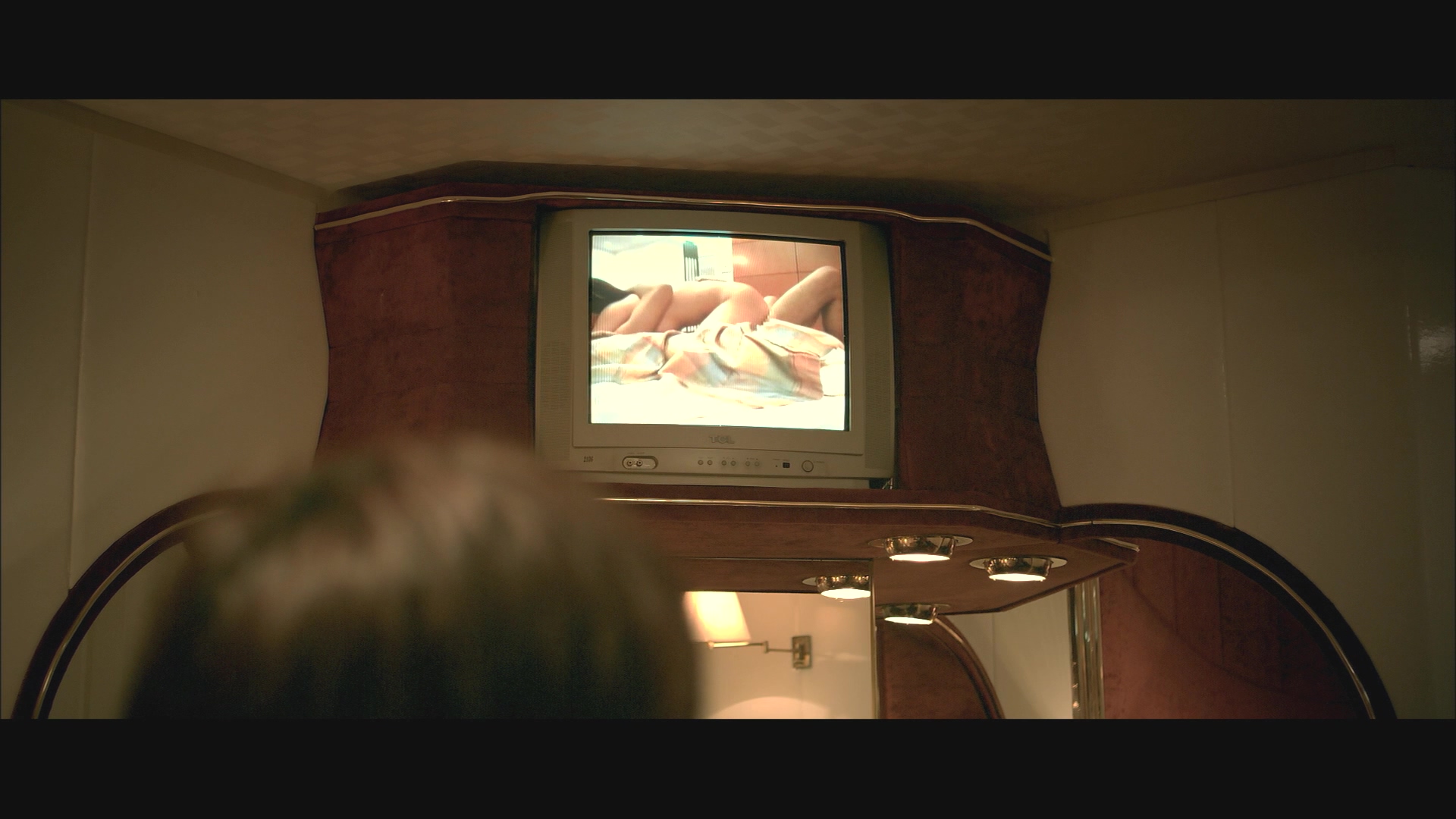 [维多利亚一号].Dream.Home.2010.HKG.BluRay.1080p.AVC.DTS-HD.MA.5.1-CHDBits   21.72G-4.jpg