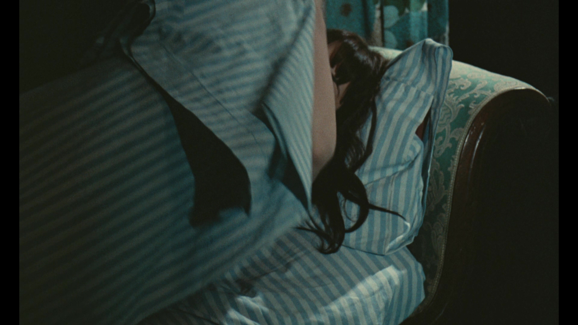 [耳光].La.Gifle.1974.BluRay.1080p.AVC.DTS-HD.MA.2.0-TTG    28.18G-10.jpg