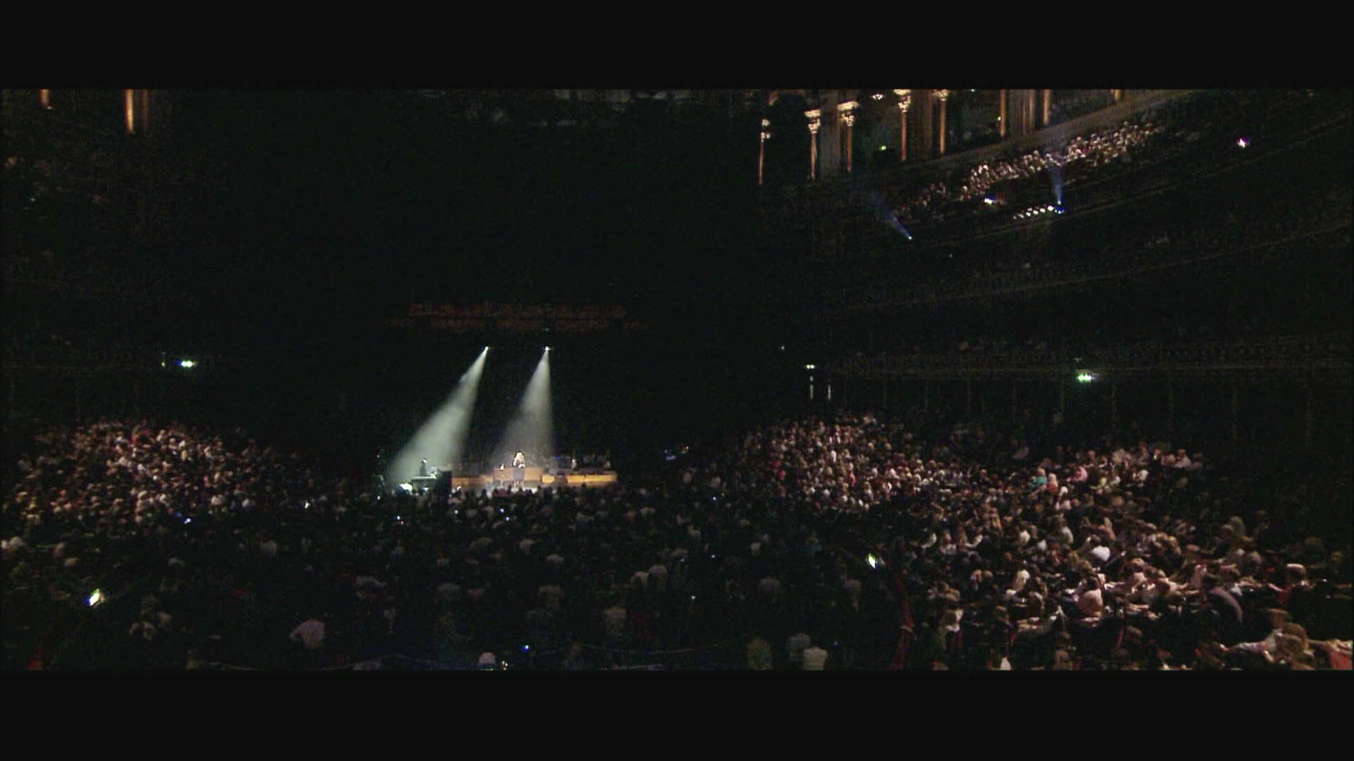 [阿黛尔音乐会].Adele.Live.At.The.Royal.Albert.Hall.2011.BluRay.1080i.H264.DTS-HD.MA.5.1-TTG   26.4G-5.png