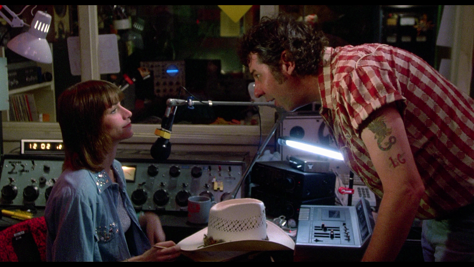 [德州电锯杀人狂2].The.Texas.Chainsaw.Massacre.2.1986.D1.CE.BluRay.1080p.AVC.DTS-HD.MA.5.1-DiY@HDHome     39.22G-5.png