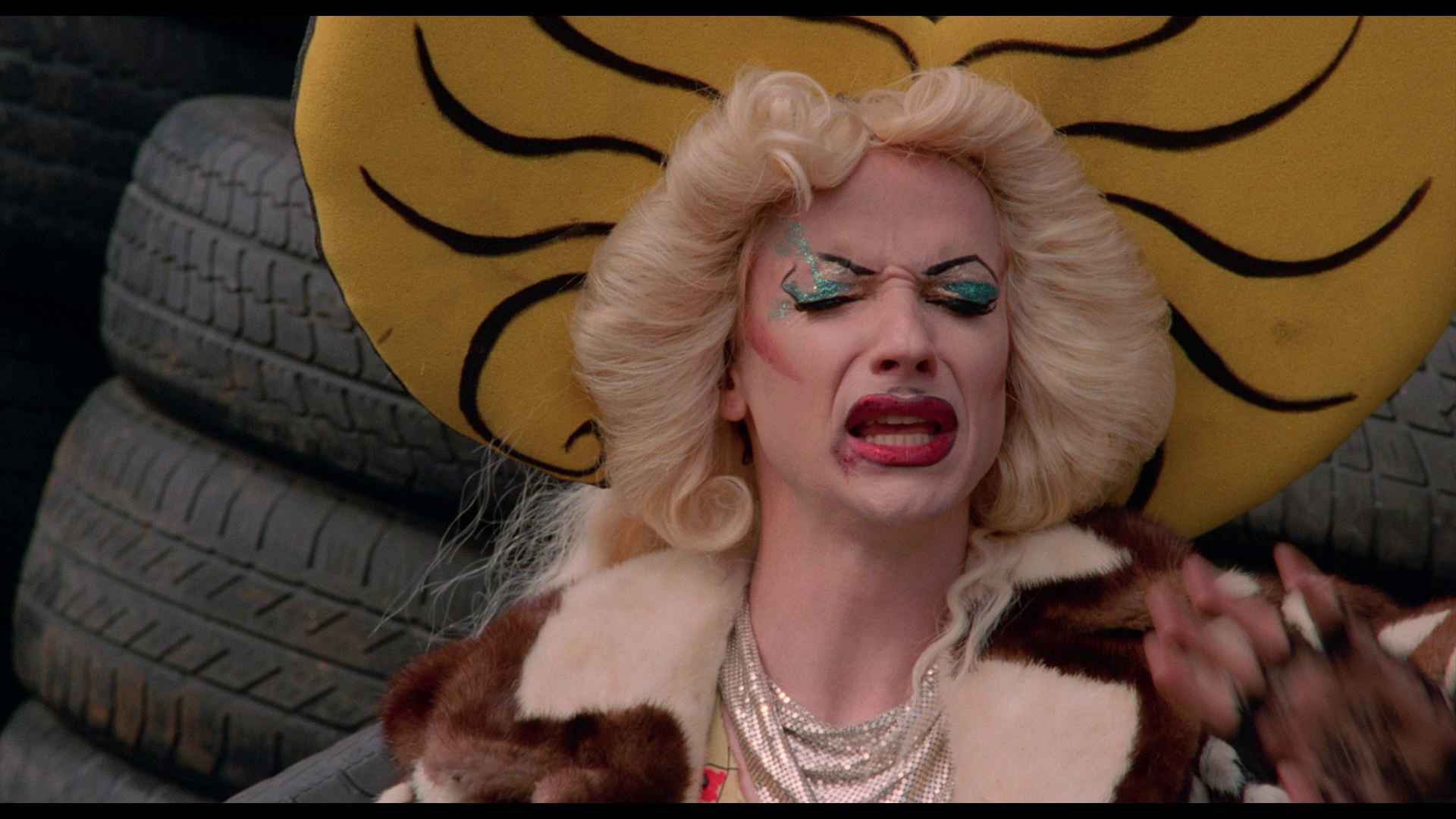 [摇滚芭比].Hedwig.and.the.Angry.Inch.2001.CC.BluRay.1080p.AVC.DTS-HD.MA.5.1-DiY@HDHome     46.22G-12.png