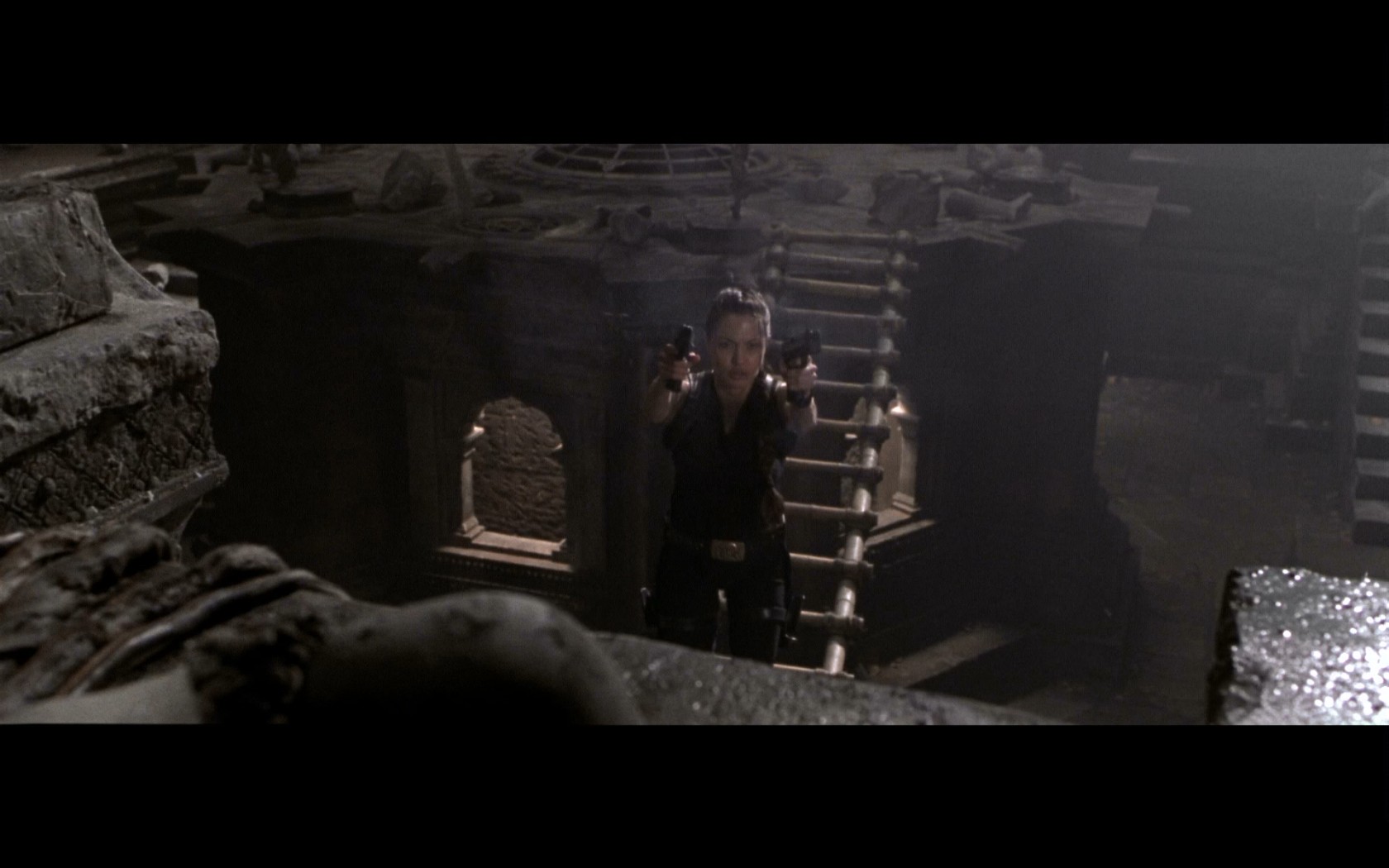 [古墓丽影1].Tomb.Raider.2001.EUR.BluRay.1080p.AVC.DD.5.1-DIY@siyolala   37.67G- w6 s5 n  N" q7 O) r* Y8 [-5.jpg