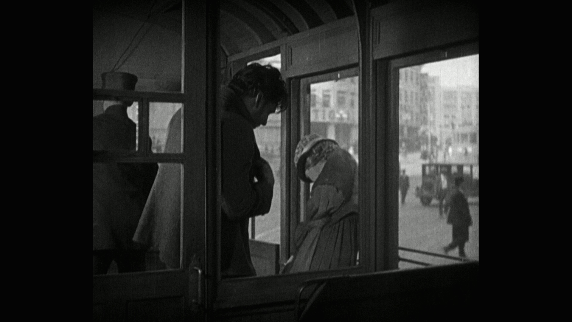 [日出].Sunrise.A.Song.of.Two.Humans.1927.BluRay.1080p.AVC.TrueHD.2.0-HDHome   45.58G, ~/ f: S6 V9 u6 O2 K-4.png