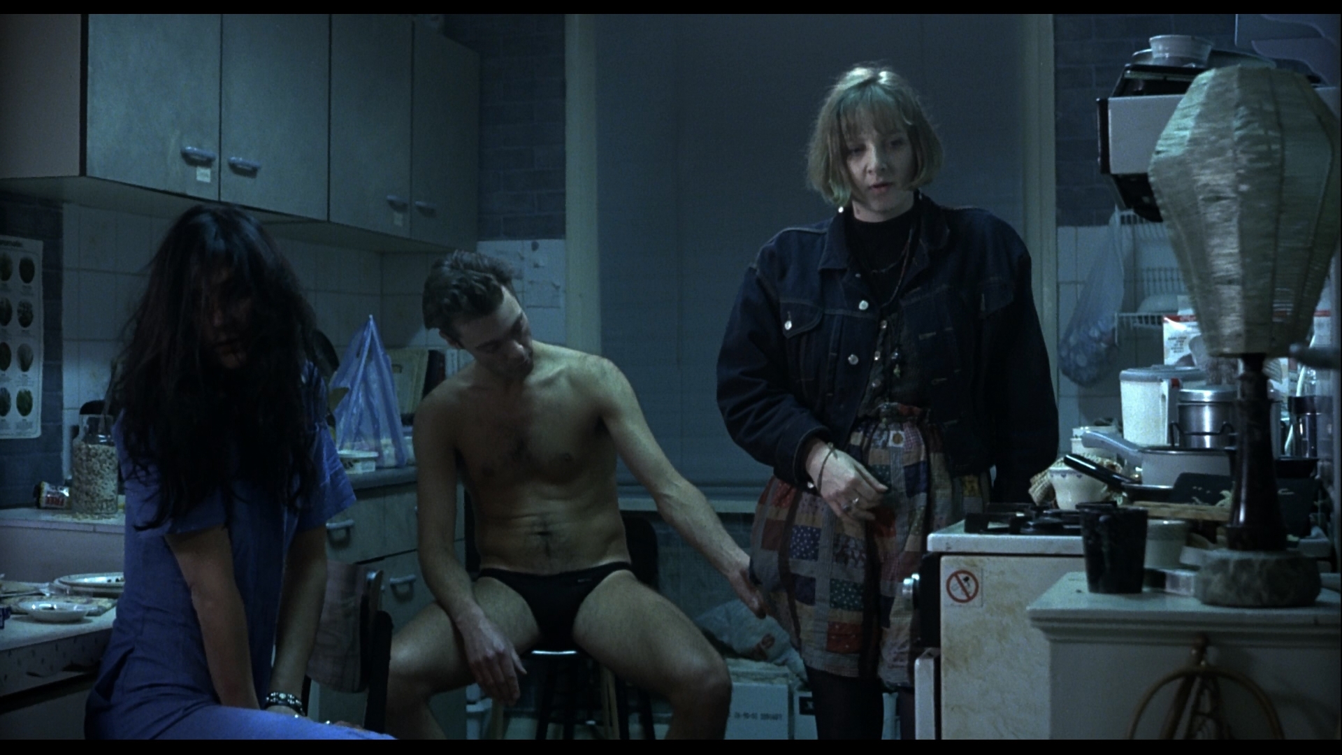 [赤裸裸].Naked.1993.CC.BluRay.1080p.AVC.DTS-HD.MA.2.0-DiY@KBu   43.09G-16.jpg