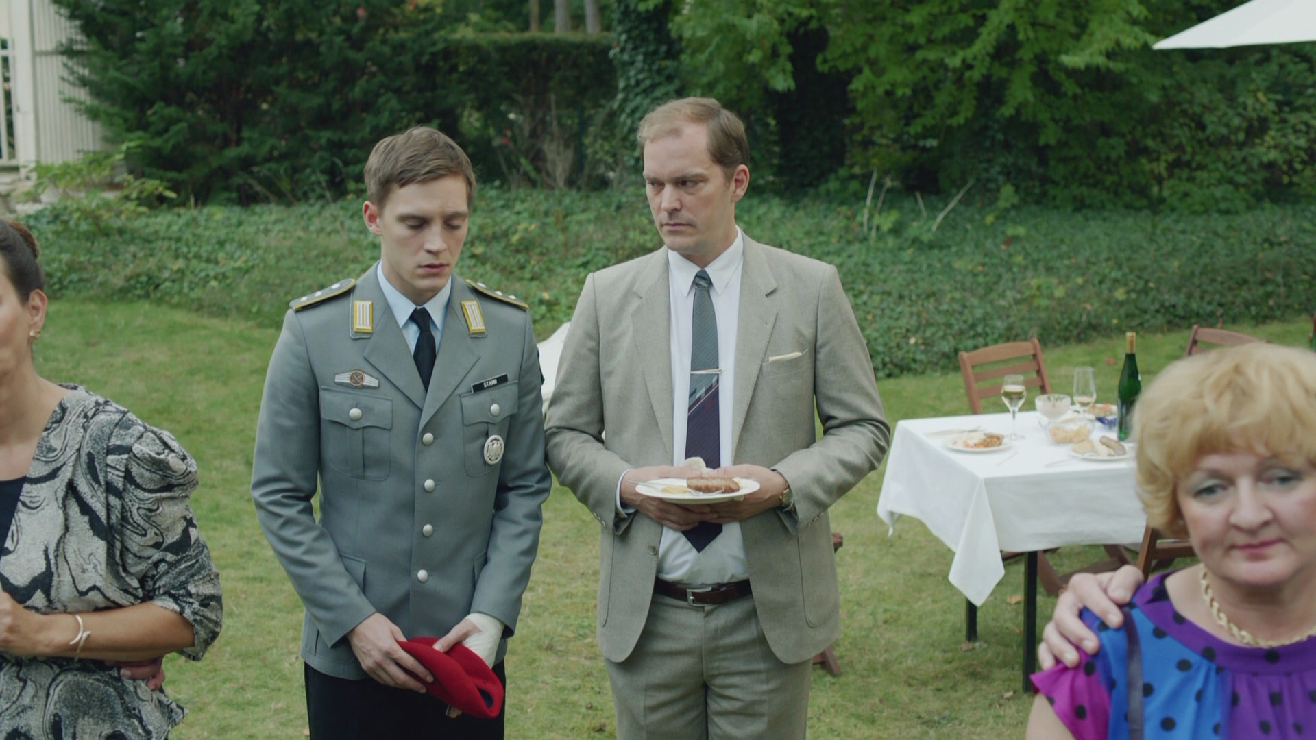 [德国八三年].Deutschland.83.S01D01.2015.BluRay.1080p.AVC.DTS-HD.MA.5.1-ALEXFiLM   38.26G-7.png