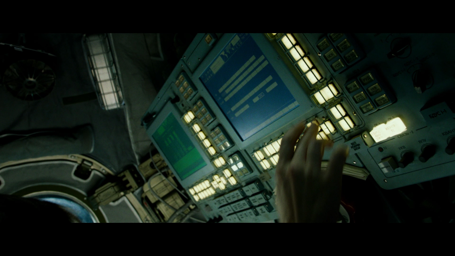 [地心引力].Gravity.2013.TW.BluRay.1080p.AVC.DTS-HD.MA.5.1-Muma   44.13G5 t5 O% h$ a2 x) M-12.jpg