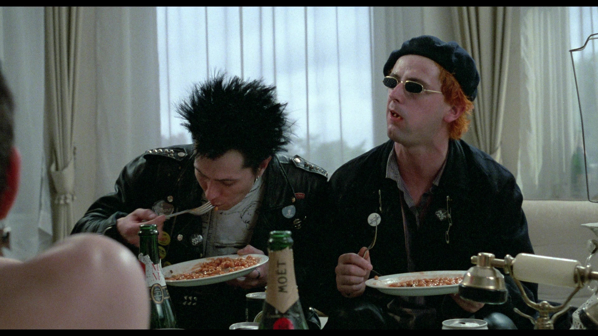 [席德与南茜].Sid.and.Nancy.1986.CC.BluRay.1080p.AVC.DTS-HD.MA.5.1-NoGroup    46.3G/ y& Q* N9 B8 p: {/ M! l7 ^-2.jpg