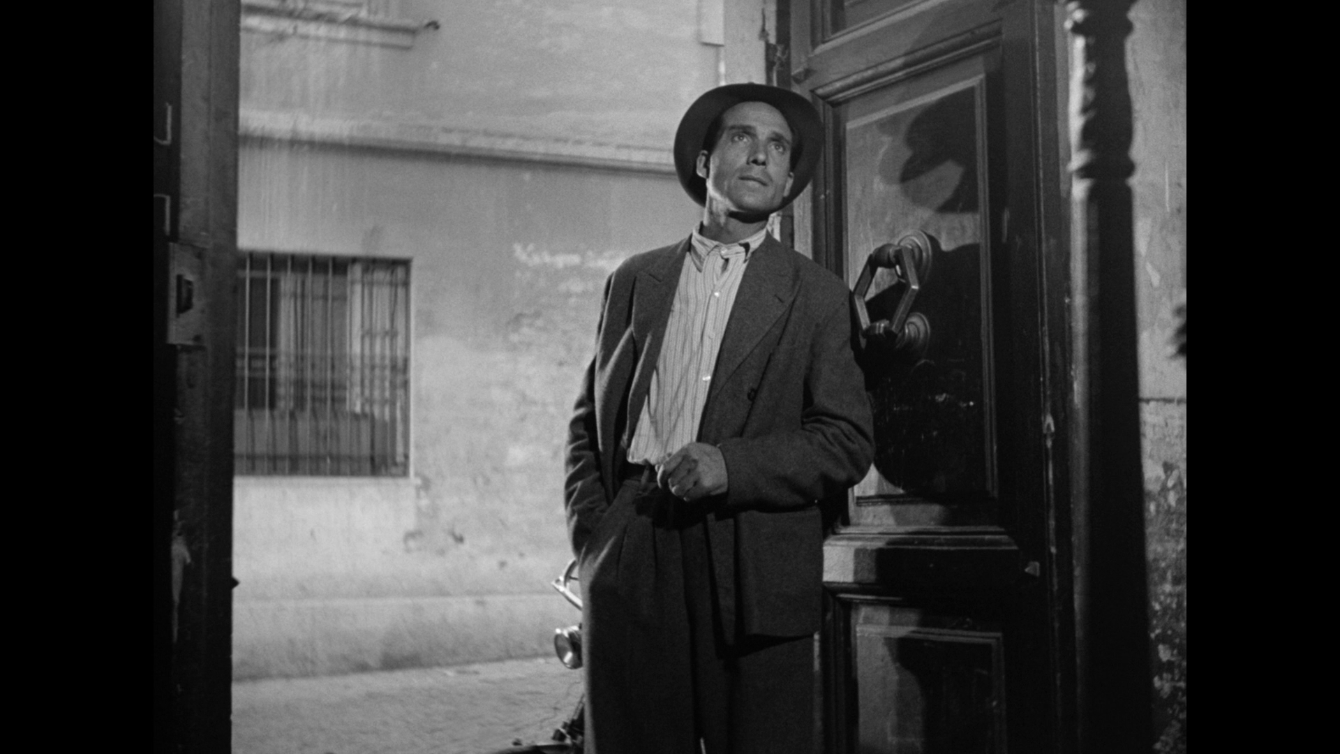 [偷自行车的人].Bicycle.Thieves.1948.CC.BluRay.1080p.AVC.LPCM.1.0-WatchHD   44.08G& V  U9 y2 G0 H$ N; g-7.png