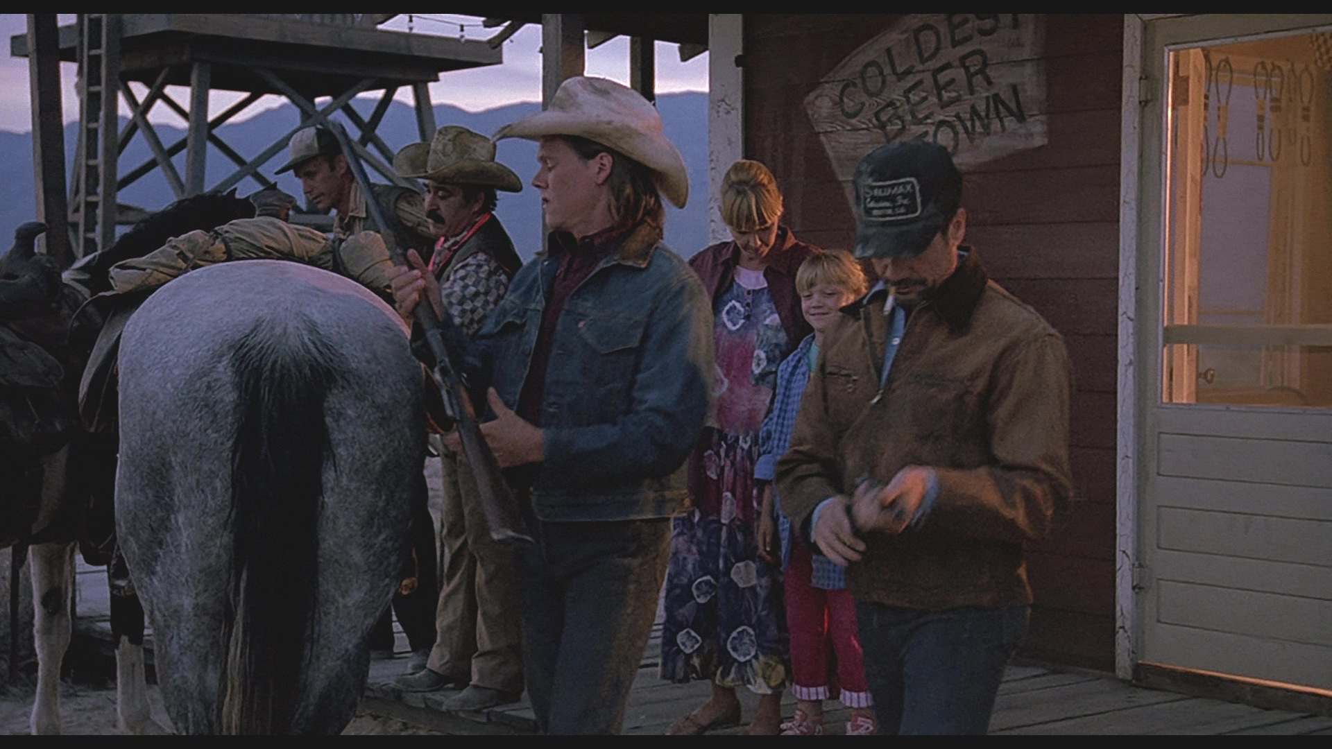 [异形魔怪].Tremors.1990.BluRay.1080p.AVC.DTS-HD.MA.5.1-NoGroup    34.01G+ }" L9 x' `- c& m/ P-6.jpg