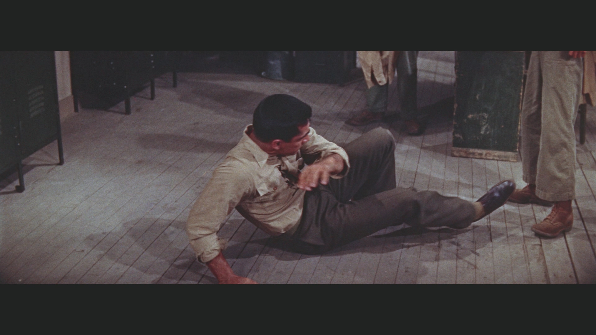 [火海情天].Battle.Cry.1955.BluRay.1080p.AVC.DTS-HD.MA.5.1-NoGroup    43.24G, @# t1 e2 [7 b! I+ w-4.jpg