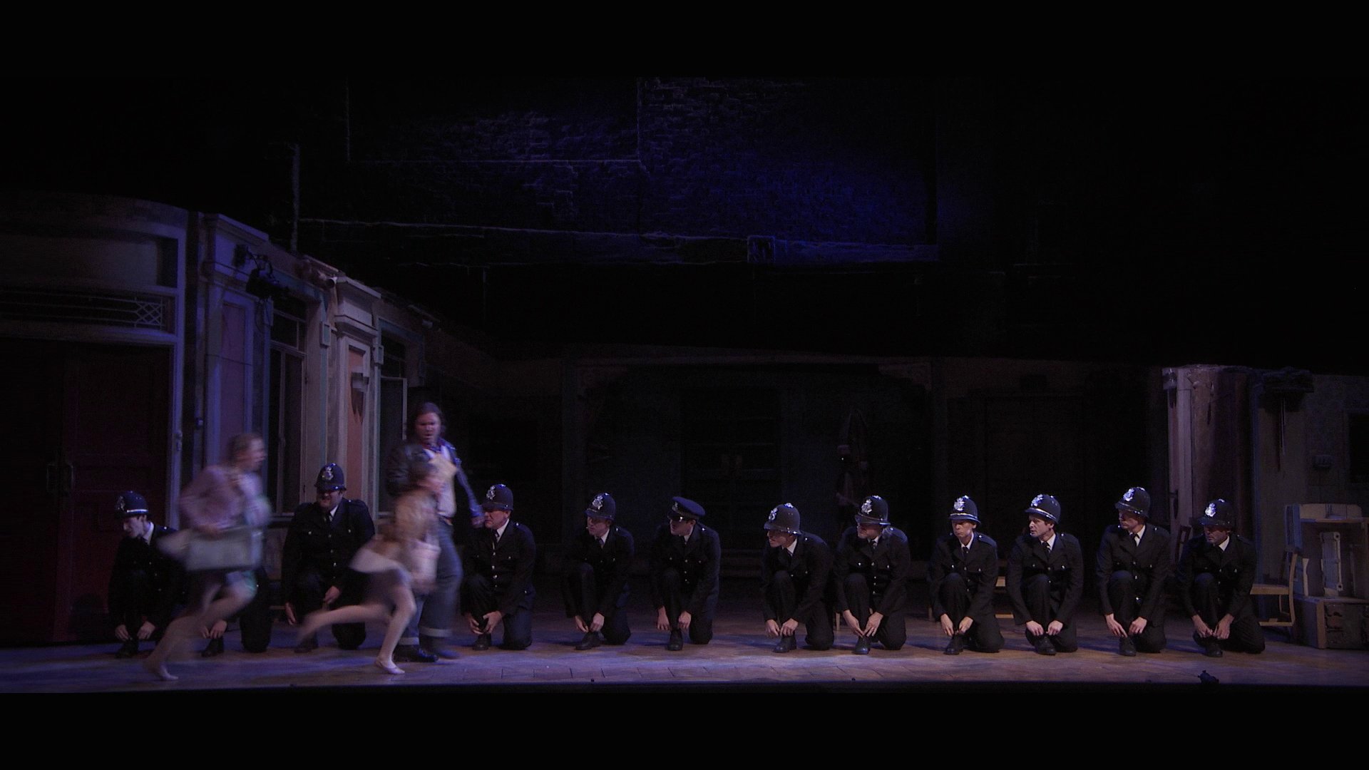 [跳出我天地音乐剧].Billy.Elliot.the.Musical.Live.2014.BluRay.1080p.AVC.DTS-HD.MA.5.1-TRUEDEF    42.33G8 s. ]8 A# p. W  z+ m, E-2.png