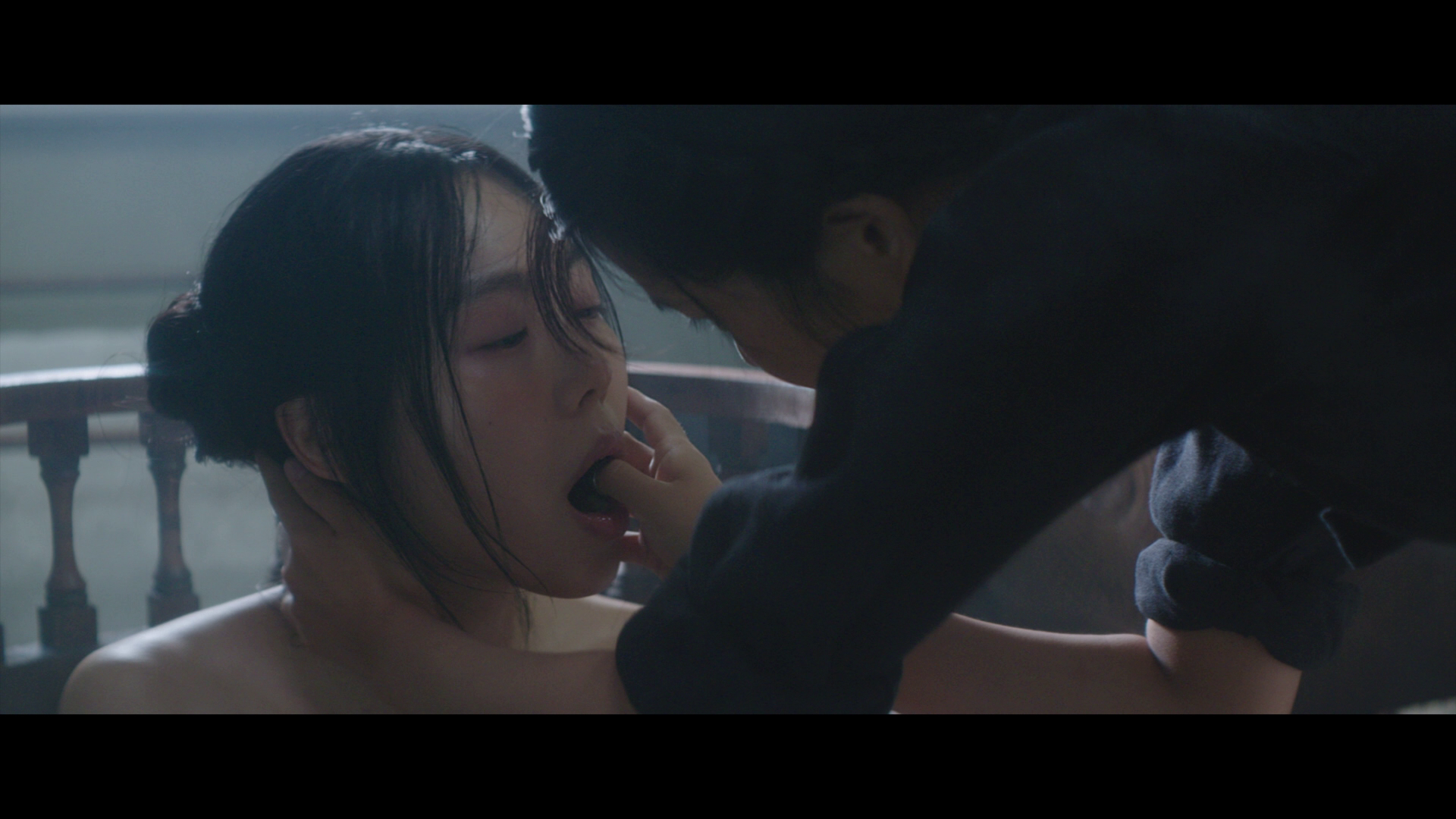 [小姐].The.Handmaiden.2016.Extended.KOR.BluRay.1080p.AVC.DTS-HD.MA.5.1-ARiN    45.22G* m1 w. }1 j) l& e+ s7 k-38.png