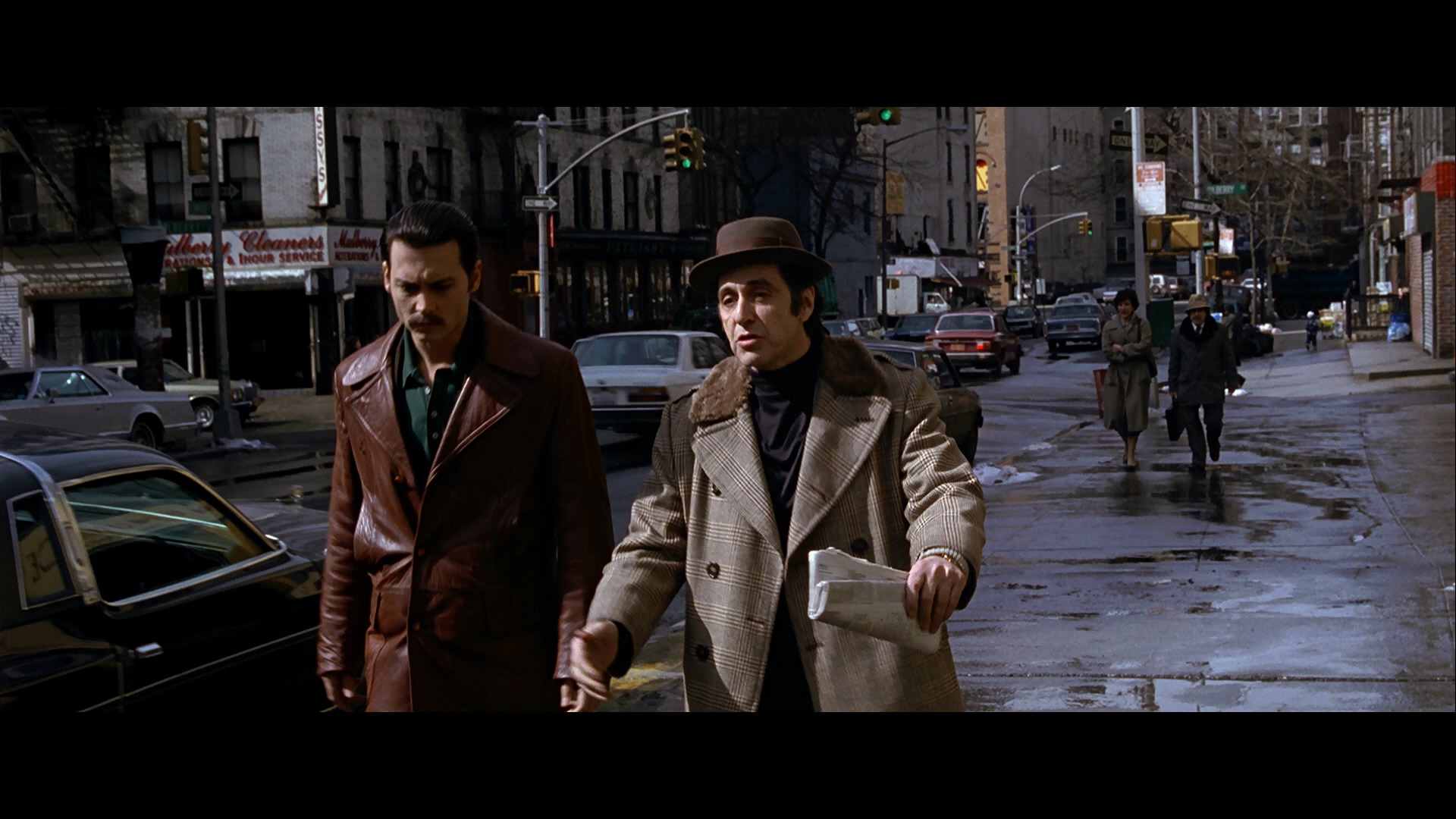 [忠奸人].Donnie.Brasco.1997.EXTENDED.BluRay.1080p.AVC.TrueHD.5.1-KIMSJ   40.26GB/ |$ q* p; t* d! a. h* |-3.jpg