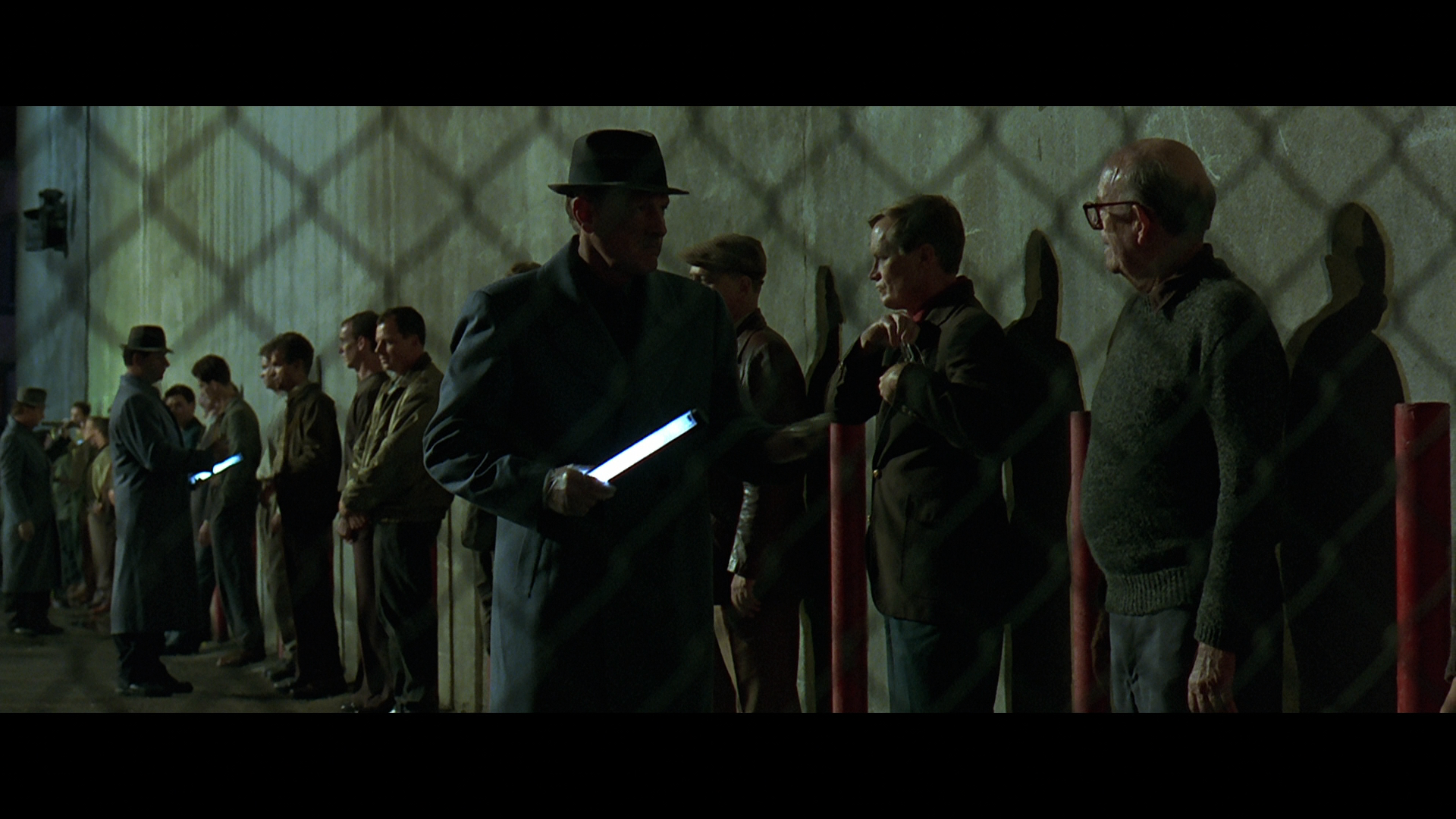 [千钧一发].Gattaca.1997.CEE.BluRay.1080p.AVC.TrueHD.5.1-NoGroup     34.79G-8.png