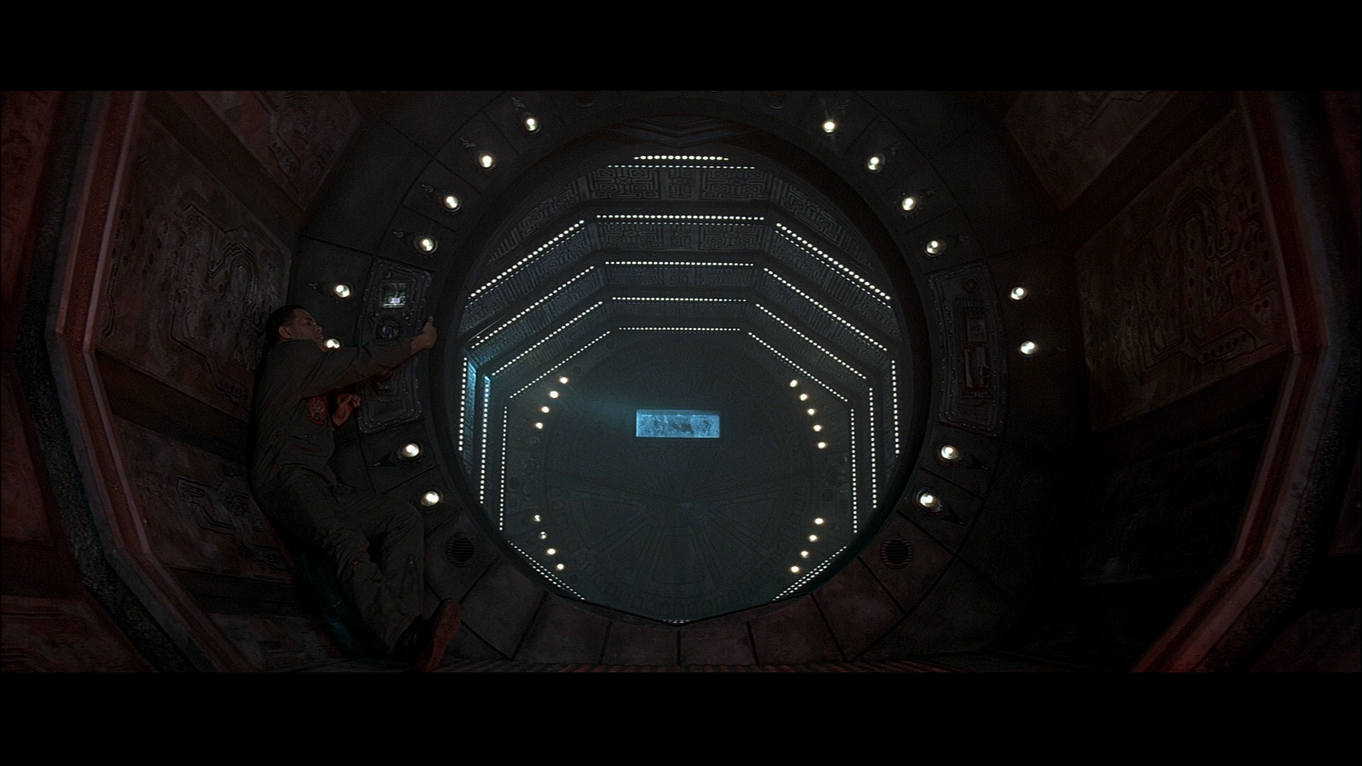 [黑洞表面].Event.Horizon.1997.BluRay.1080p.AVC.TrueHD.5.1-MyBox1983     38.87G-5.png