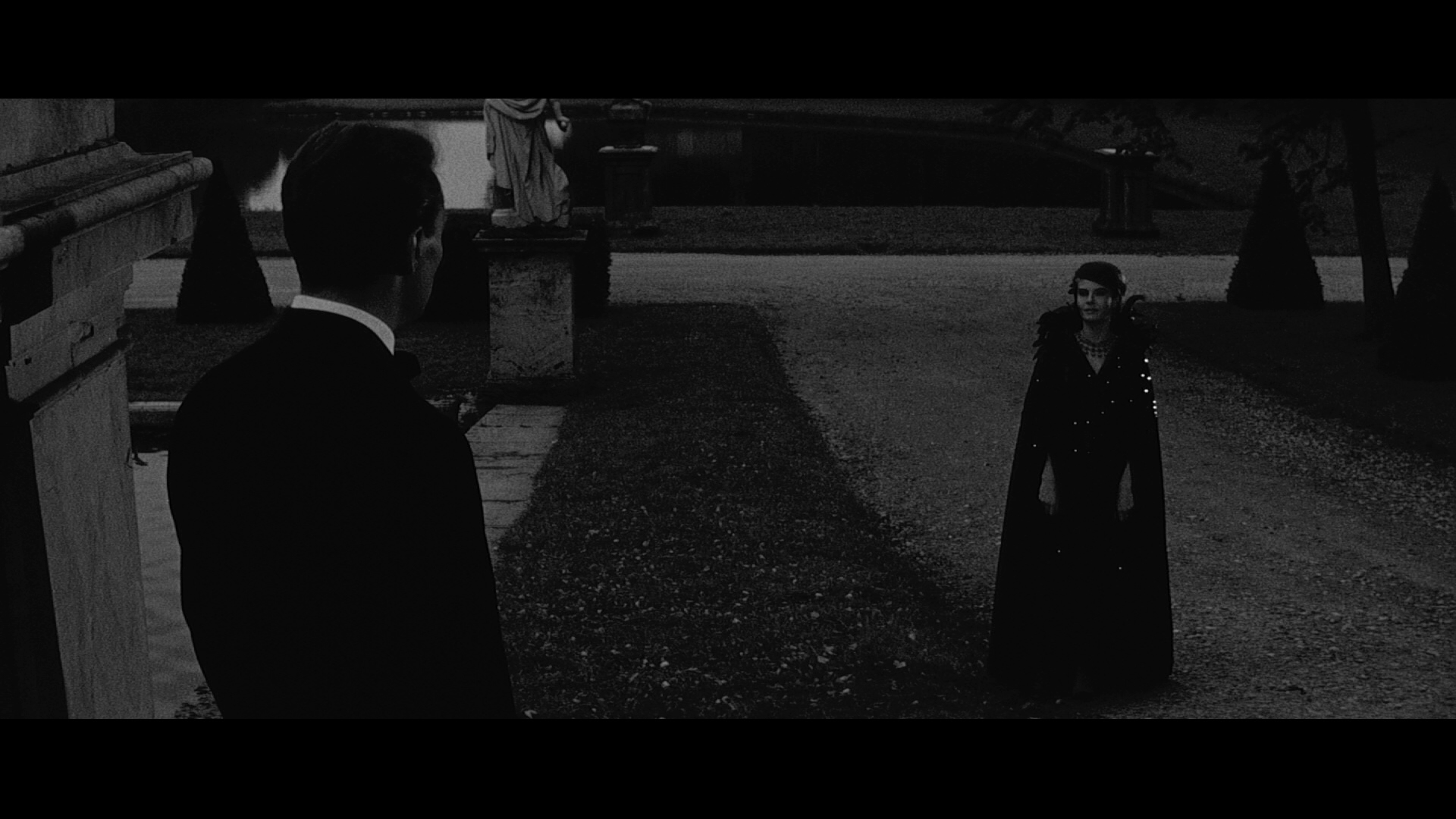 [去年在马里昂巴德].Last.Year.at.Marienbad.1961.Remastered.GBR.BluRay.1080p.AVC.DTS-HD.MA.2.0-kyRLS    38.96G-8.png