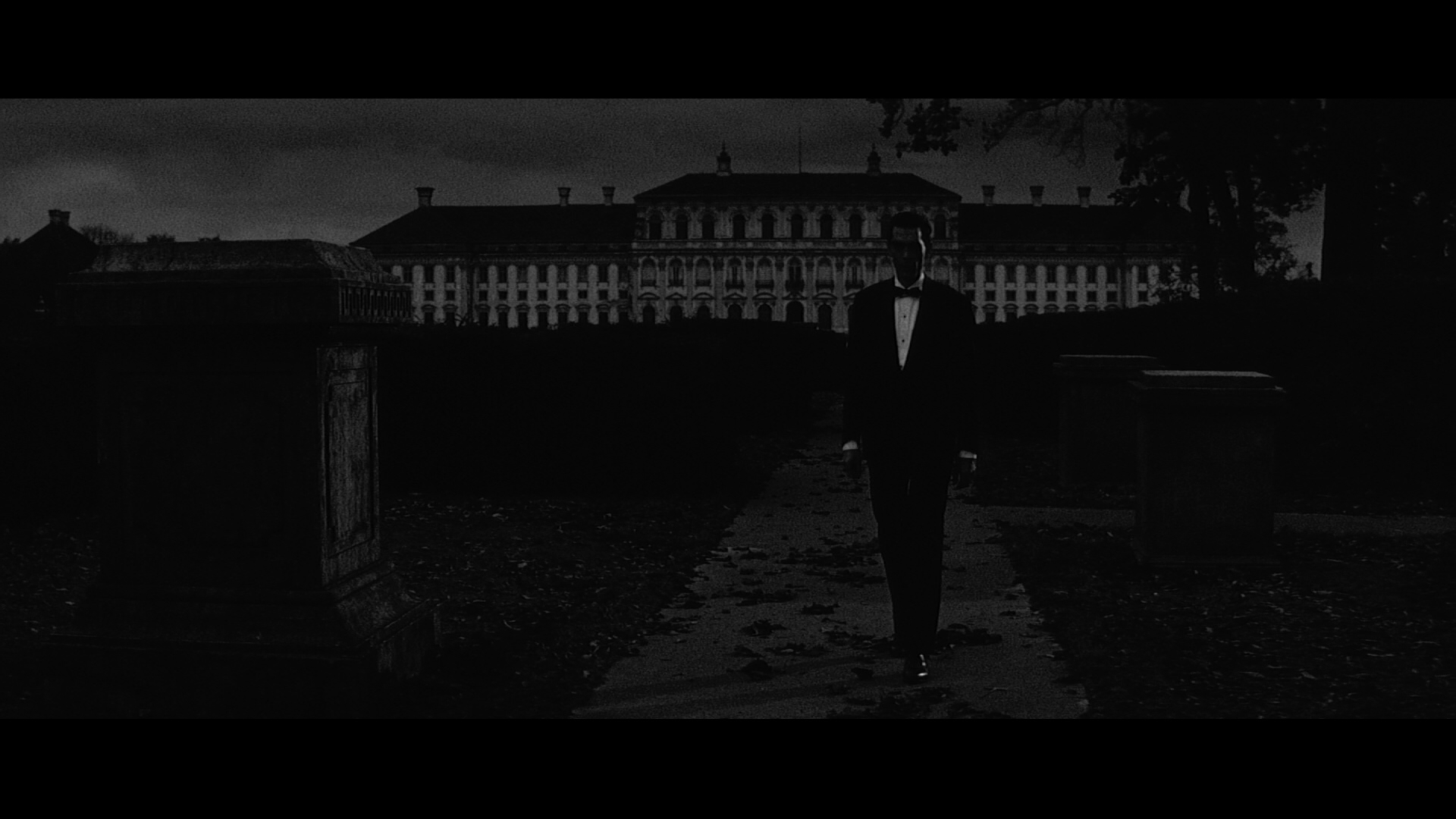 [去年在马里昂巴德].Last.Year.at.Marienbad.1961.Remastered.GBR.BluRay.1080p.AVC.DTS-HD.MA.2.0-kyRLS    38.96G-16.png