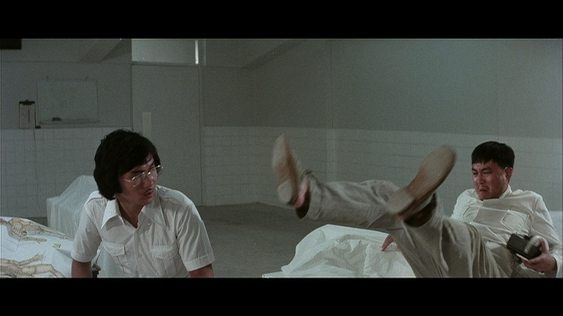 [天才与白痴].The.Last.Message.1975.BluRay.1080p.AVC.TrueHD.7.1-HDStar    22.87G-12.png