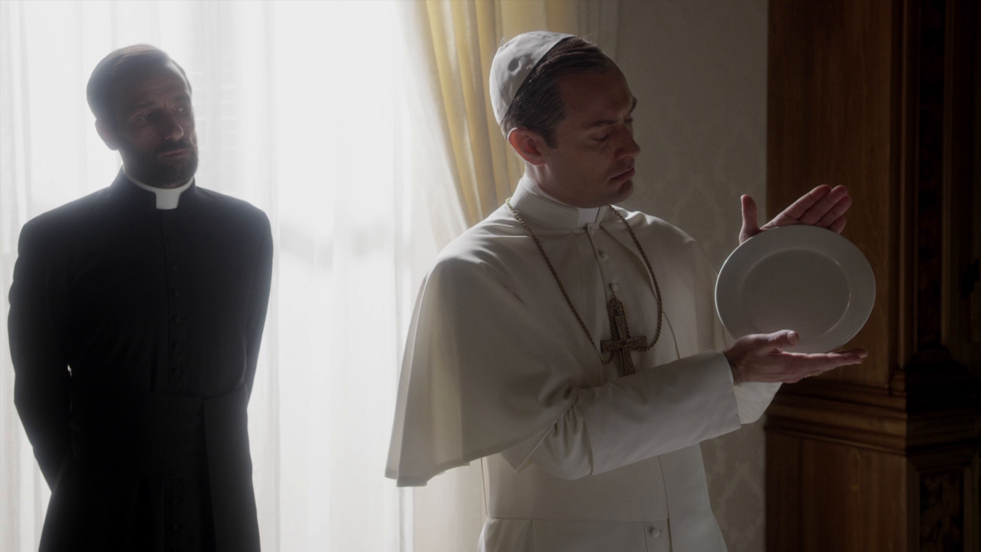 [年轻的教宗].The.Young.Pope.S01D02.2016.BluRay.1080i.AVC.DTS-HD.MA.5.1-HDForever     40.94G-4.jpg