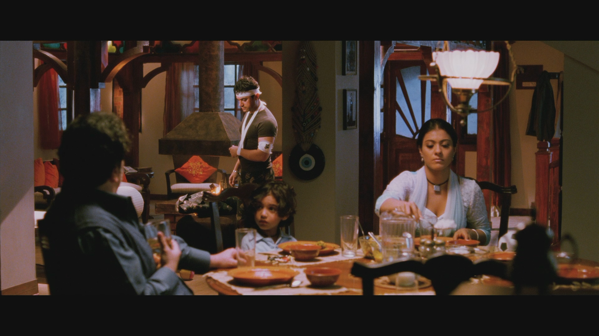 [为爱毁灭].Fanaa.2006.BluRay.1080p.AVC.DTS-HD.MA.5.1@ZYN1998    44.94G-19.png