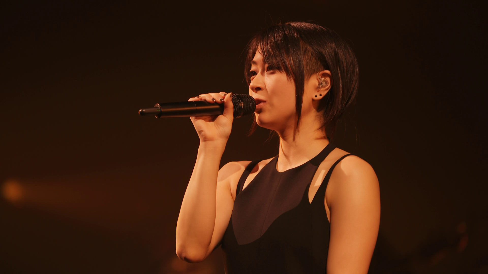 [宇多田光演唱会].Hikaru.Utada.Laughter.in.the.Dark.Tour.2018.BluRay.1080i.AVC.LPCM.2.0-NoGroup     43.81G-26.png