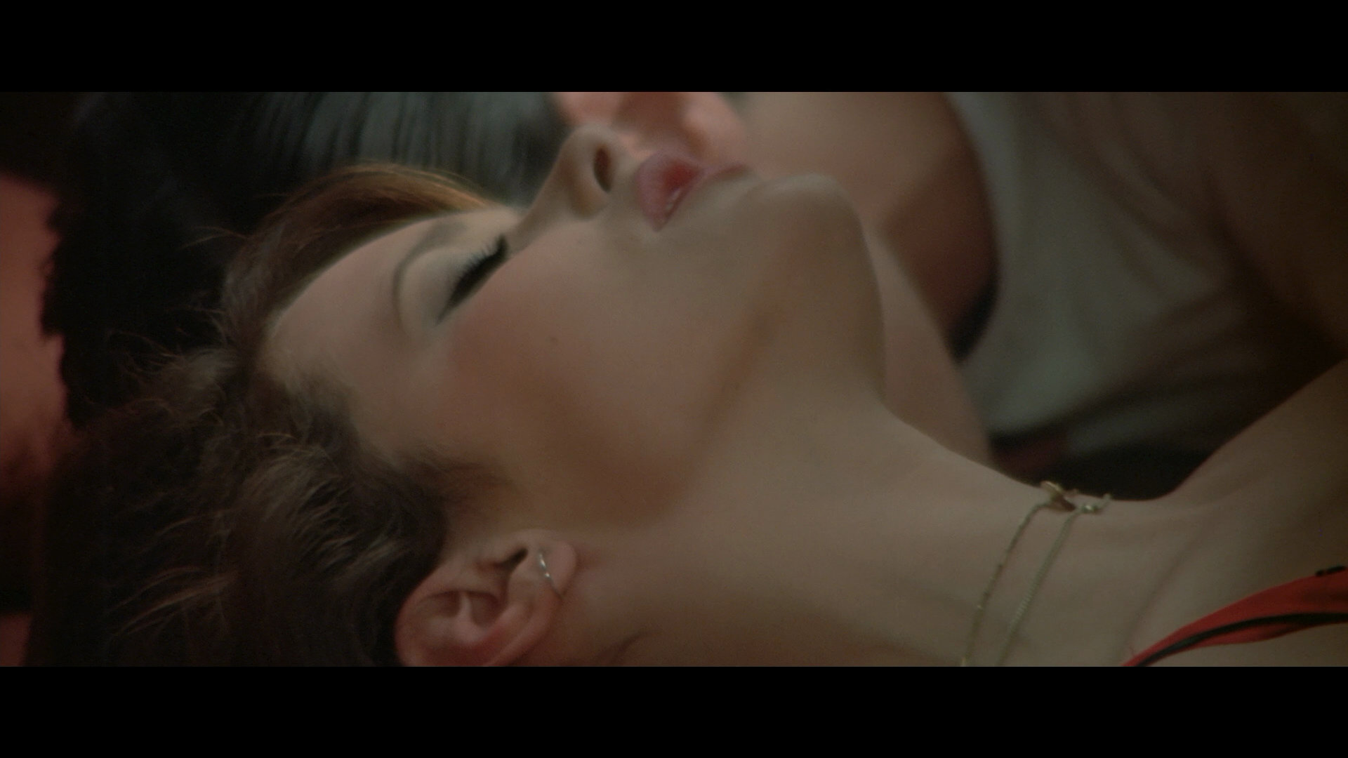 [艾曼纽2].Emmanuelle.2.1975.BluRay.1080p.AVC.DTS-HD.MA.2.0-F13@HDSpace     18.39G-10.png