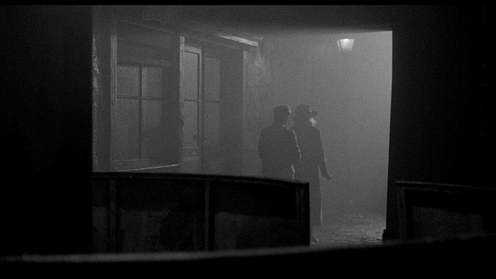 [影与雾].Shadows.and.Fog.1991.BluRay.1080p.AVC.LPCM.2.0-TTG     25.34G-9.jpg